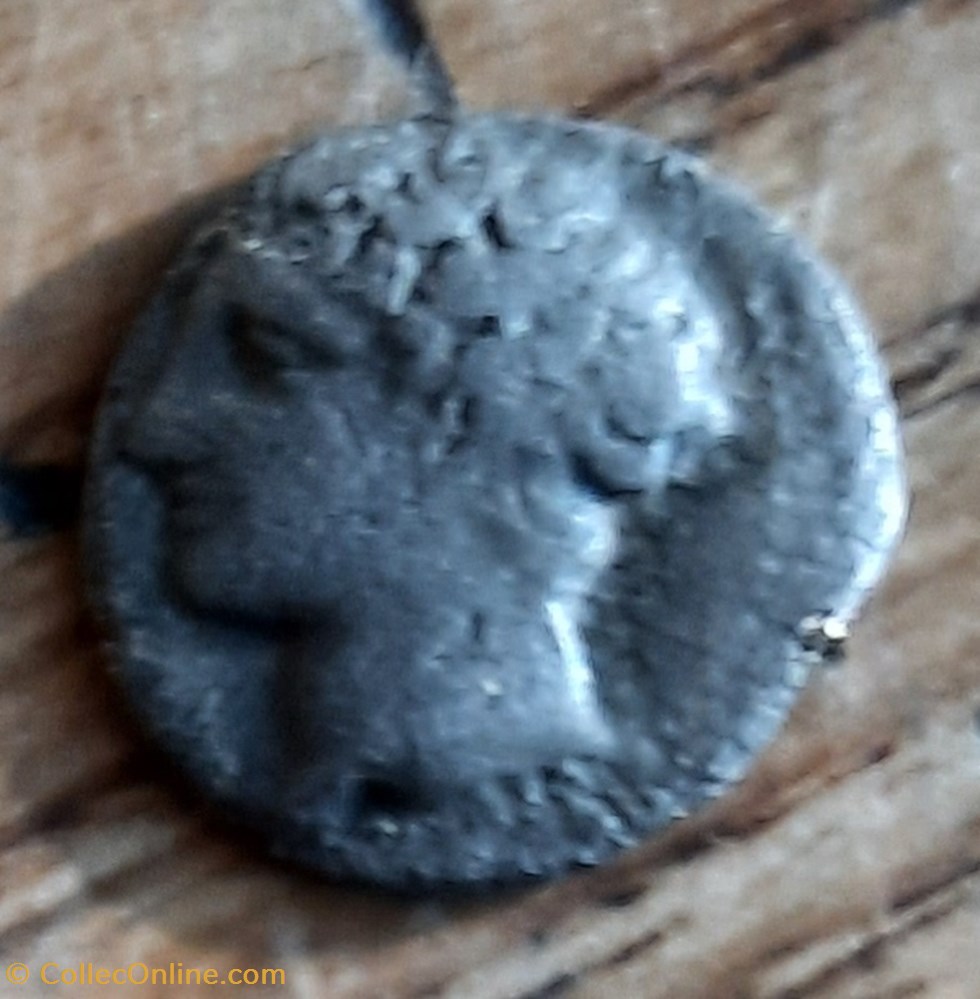 Marseille obole A/Tete Apollon a g R/Roue avec rayons -300-100 D10.4 P0.68g Feugere OBM 11 a monnaie antique jc gauloise marseille obole a tete apollon a g r roue avec rayons 300 100 d10 4 p0 68g feugere obm 11 a