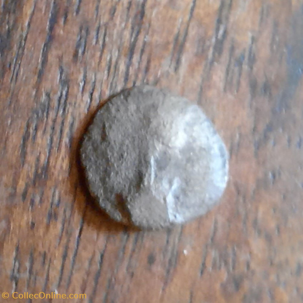 monnaie antique av jc ap gauloise marseille peri massaliete a tete floue r roue m a 75 25 d 8 9 p 0 46g feugere obp3