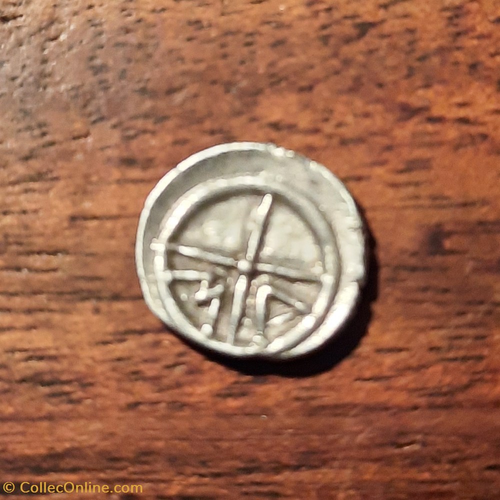 Marseille obole A /Tete a g R /Roue MA -350-150 D11.05 P 0.61g Feugere OBM 8 LT 689 monnaie antique av jc ap gauloise marseille obole a tete a g r roue ma 350 150 d11 05 p 0 61g feugere obm 8 lt 689