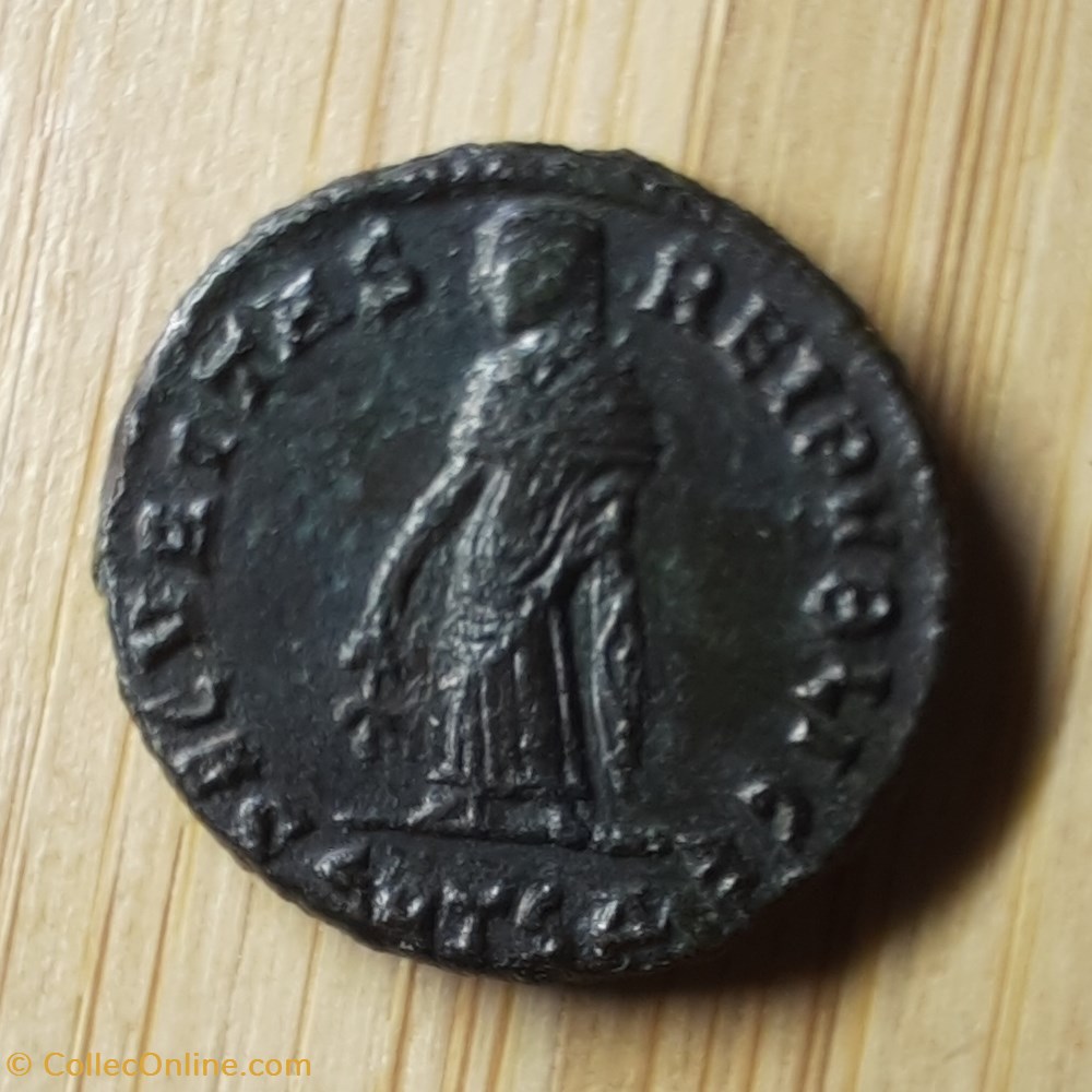 Helene A/Buste laure a d R/La Paix debout tourne a g +337+340 D15.8 P1.30g C 4 RC 3910 RIC 34 monnaie antique av jc ap romaine republicaine imperiale helene a buste laure a d r la paix debout tourne a g 337 340 d15 8 p1 30g c 4 rc 3910 ric 34