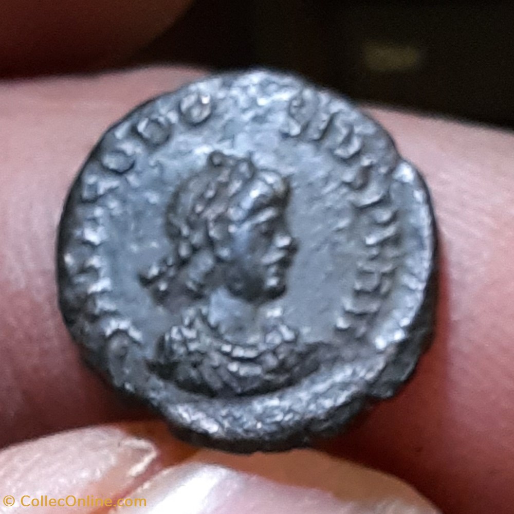 monnaies antiquite av jc romaines republicaines imperiales theodose 1 a tete diademe a d r victoire et captif 388 392 d13 3 p1 23g ric28 nbd98037