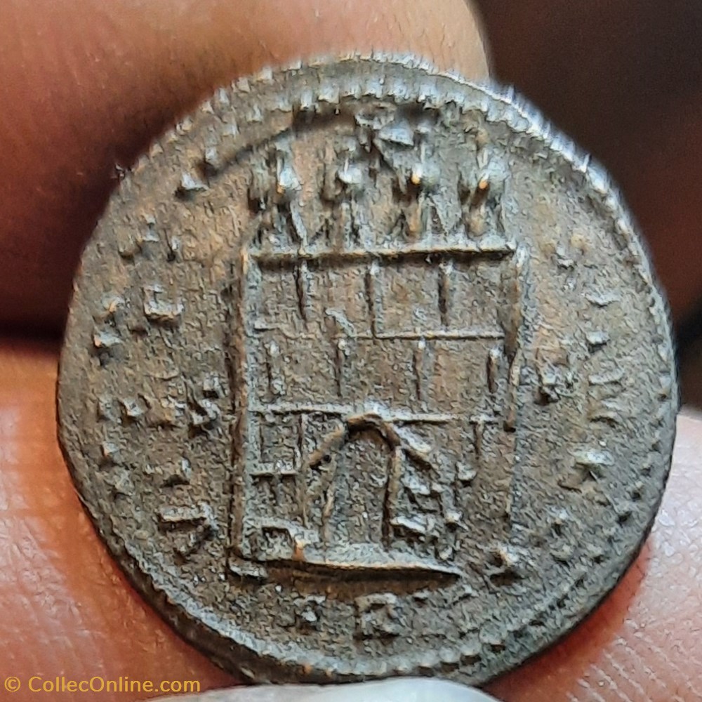 Constantin 1° A/Tete lauree a d R/Porte de camp +327+328 D19.5 P3.08g C665 RIC314 RCV 16309 monnaies antiquite av jc ap romaines republicaines imperiales constantin 1 a tete lauree a d r porte de camp 327 328 d19 5 p3 08g c665 ric314 rcv 16309