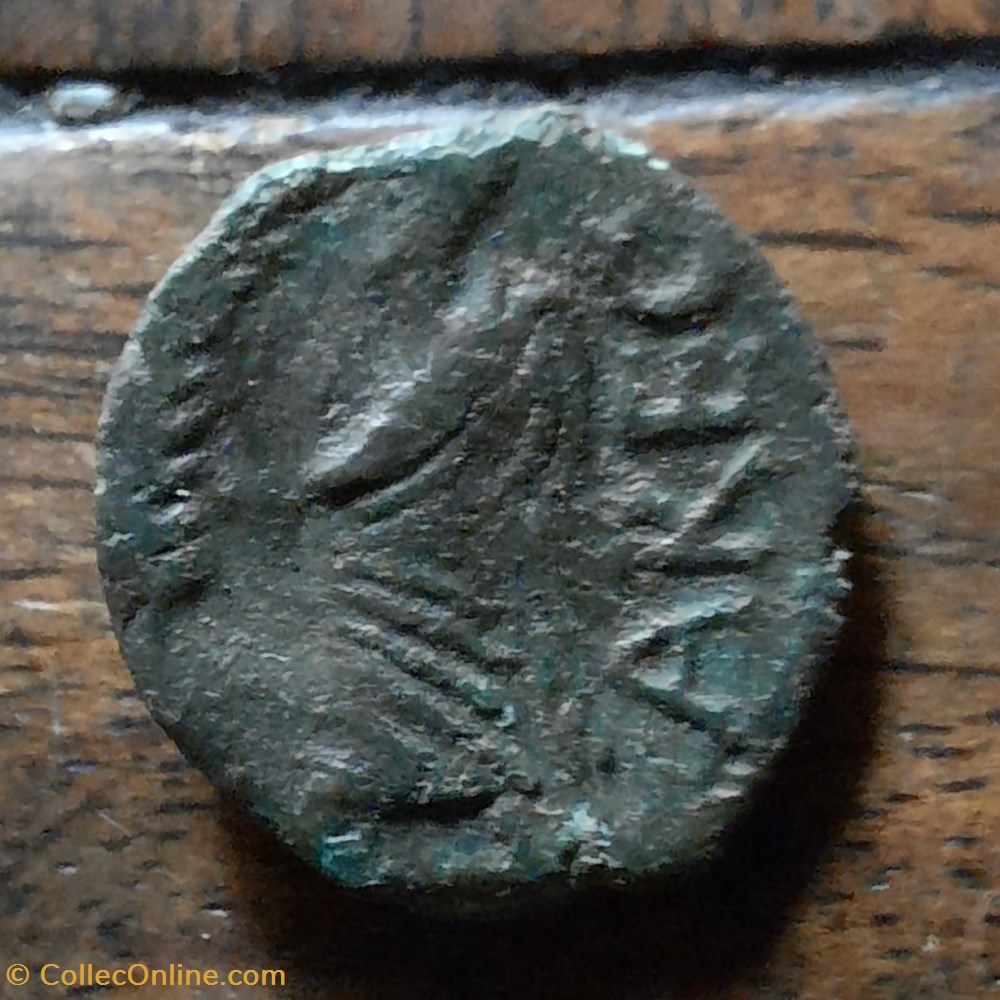 Nimes PB A/Tete feminine a d R/Personnage debout a g ,palme -60-40 D14.1 P2.20g Feugere VLC 2677 monnaie antique av jc ap gauloise nimes pb a tete feminine a d r personnage debout a g palme 60 40 d14 1 p2 20g feugere vlc 2677