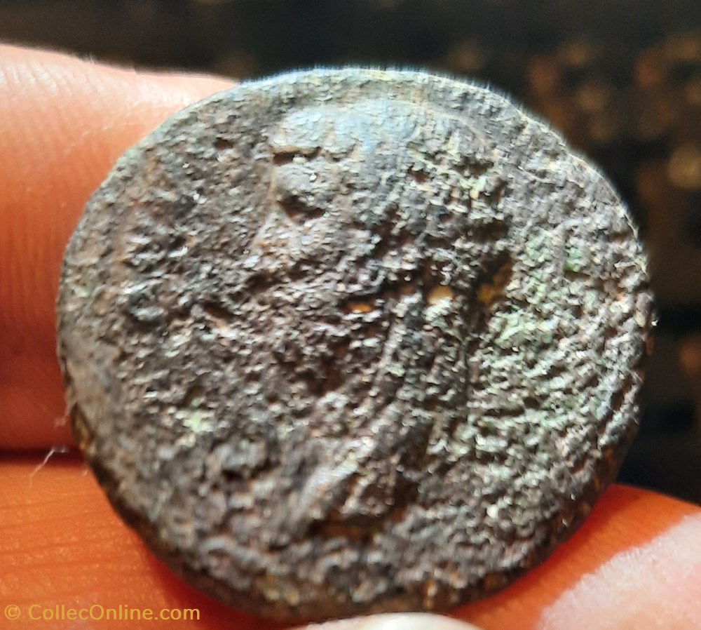 Hadrien A/Tete nue a g R/Hadrien a cheval a d D27.3 P9.13g C497 RIC717k RCV3684 monnaies antiquite av jc ap romaines republicaines imperiales hadrien a tete nue a g r hadrien a cheval a d d27 3 p9 13g c497 ric717k rcv3684