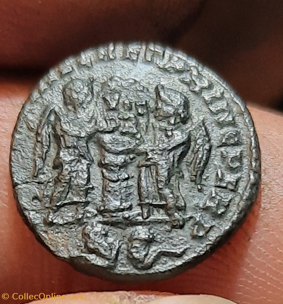 Crispus A/ Buste laure a d R/Victoires face a face+319+320 D16.8 P2.91g RIC74 NBD23705 monnaies antiquite av jc ap romaines republicaines imperiales crispus a buste laure a d r victoires face a face 319 320 d16 8 p2 91g ric74 nbd23705
