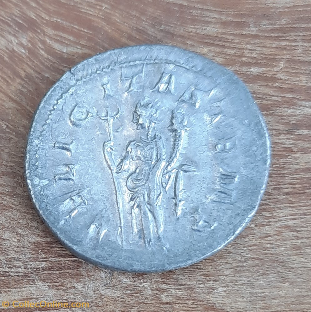 Pilippe 1 l Arabe A/Buste radie a d R/La Felicite debout de face +246 D23.5 P4.07 RCV8928 RIC31 C43 monnaie antique av jc ap romaine republicaine imperiale pilippe 1 l arabe a buste radie a d r la felicite debout de face 246 d23 5 p4 07 rcv8928 ric31 c43