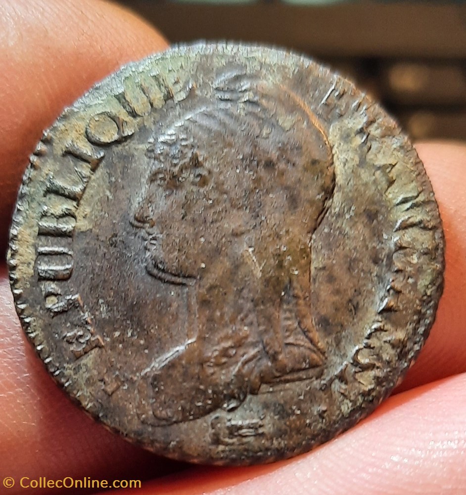 Directoire A/Tete Republique a g R / Legende dans couronne D27.7 P9.79 F115 Serie exacte ? monnaies france modernes directoire a tete republique a g r legende dans couronne d27 7 p9 79 f115 serie exacte