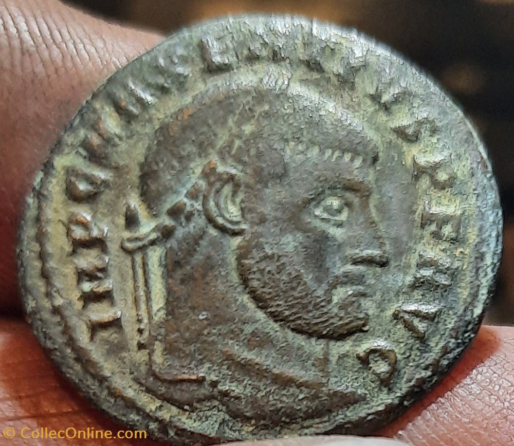 Maxence A/Tete lauree a d R/ Temple hexastyle +310+311 D 25.5 P5.55g C21 RCV3779 RIC258 monnaies antiquite av jc ap romaines republicaines imperiales maxence a tete lauree a d r temple hexastyle 310 311 d 25 5 p5 55g c21 rcv3779 ric258