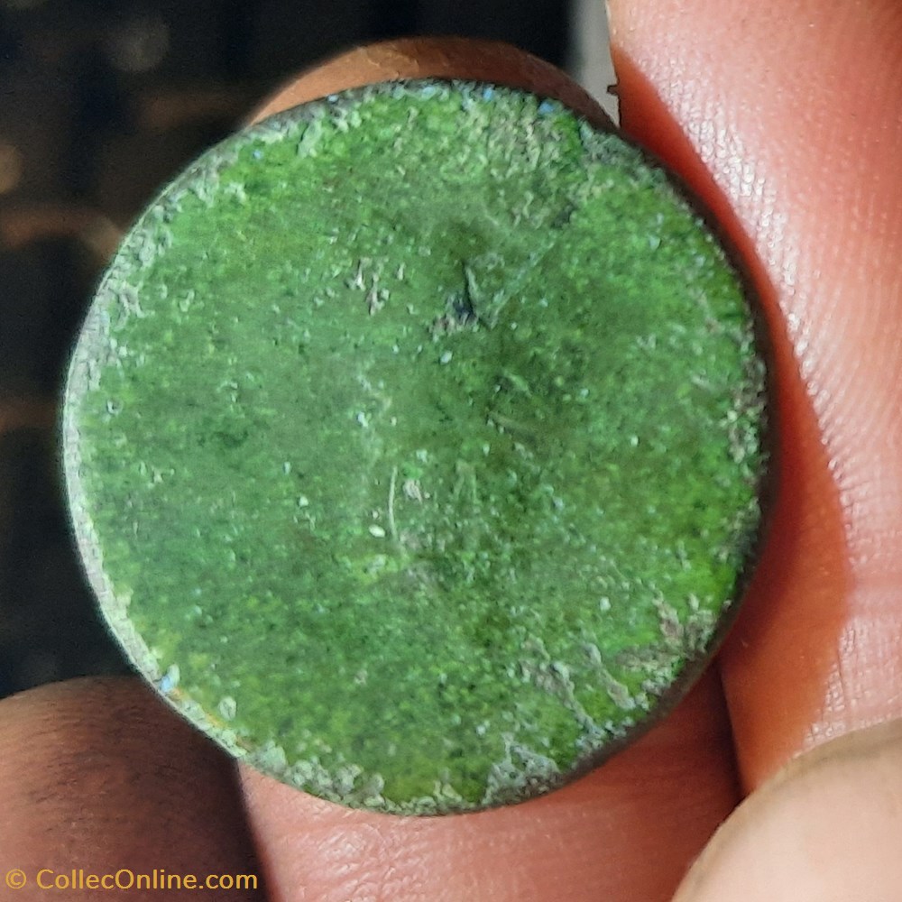 Julia Titi A/Tete a d R/Vesta assise a d D26.5 P11.92g C18 RIC180 RCV2617 monnaies antiquite av jc ap romaines republicaines imperiales julia titi a tete a d r vesta assise a d d26 5 p11 92g c18 ric180 rcv2617