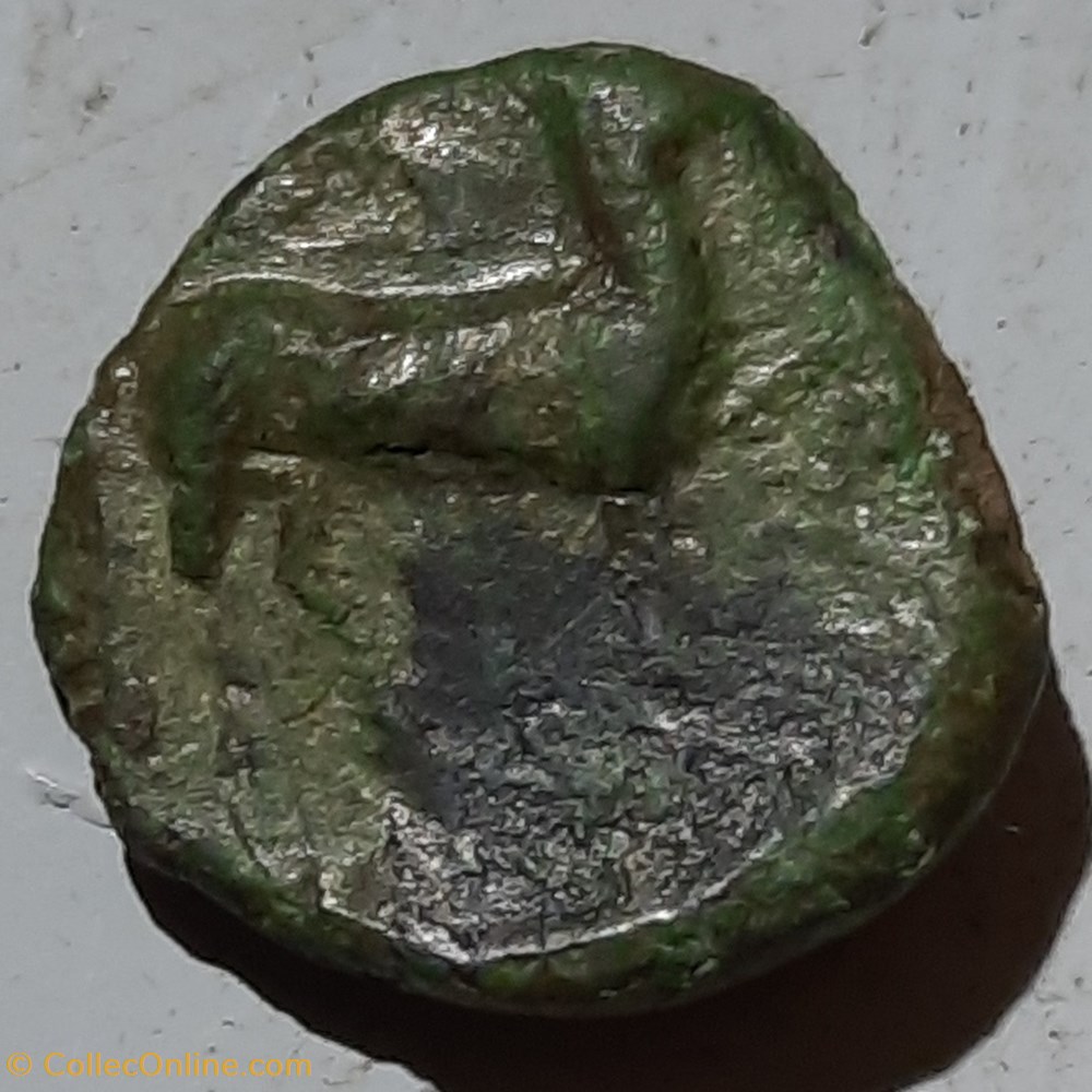Monnaie a definir origine semble gauloise ? D14.5 P2.51g Bronze monnaies antiquite av jc ap monnaie a definir origine semble gauloise d14 5 p2 51g bronze