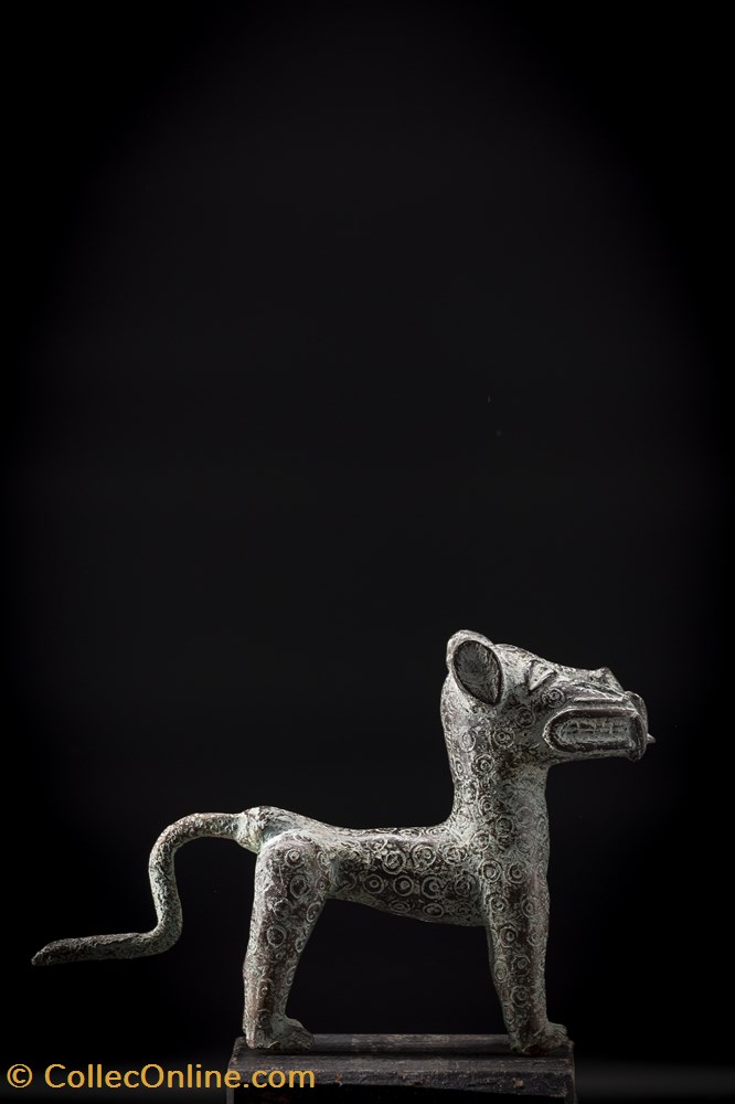 Léopard en bronze du Bénin art antiquite africain statuette leopard en bronze du benin