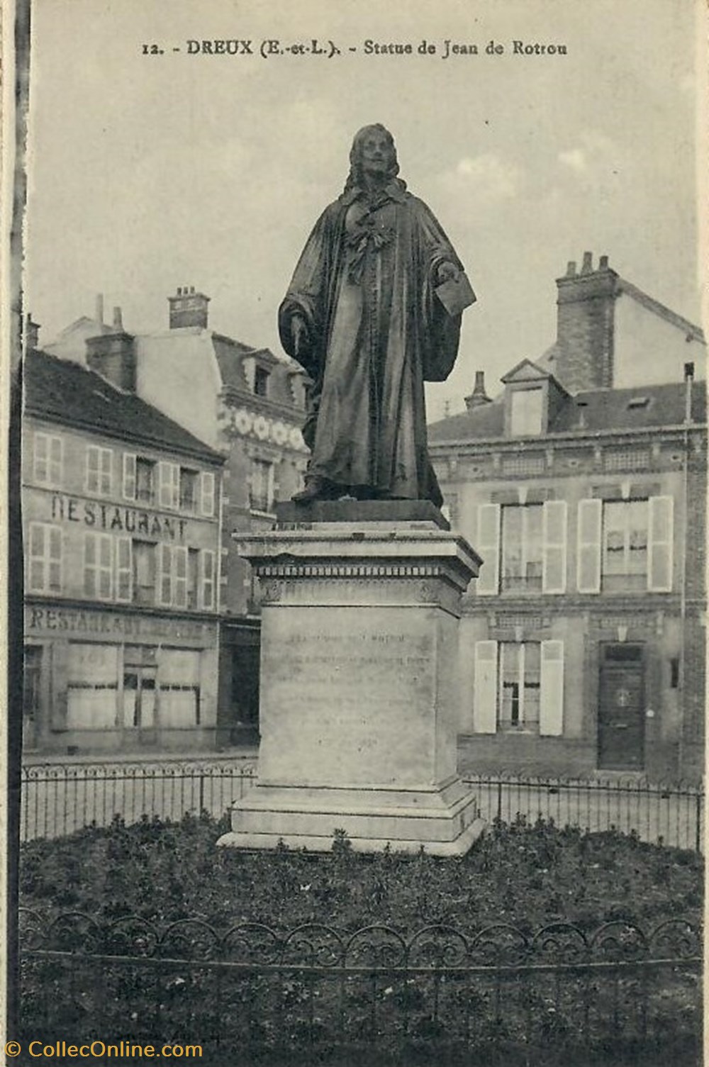La Statue de Jean de Rotrou cartes postales europe france la statue de jean de rotrou