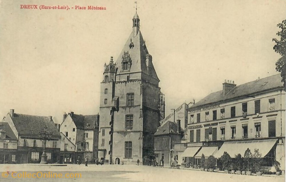 La Place Métézeau et l'Hôtel de Ville cartes postales europe france la place metezeau et hotel de ville