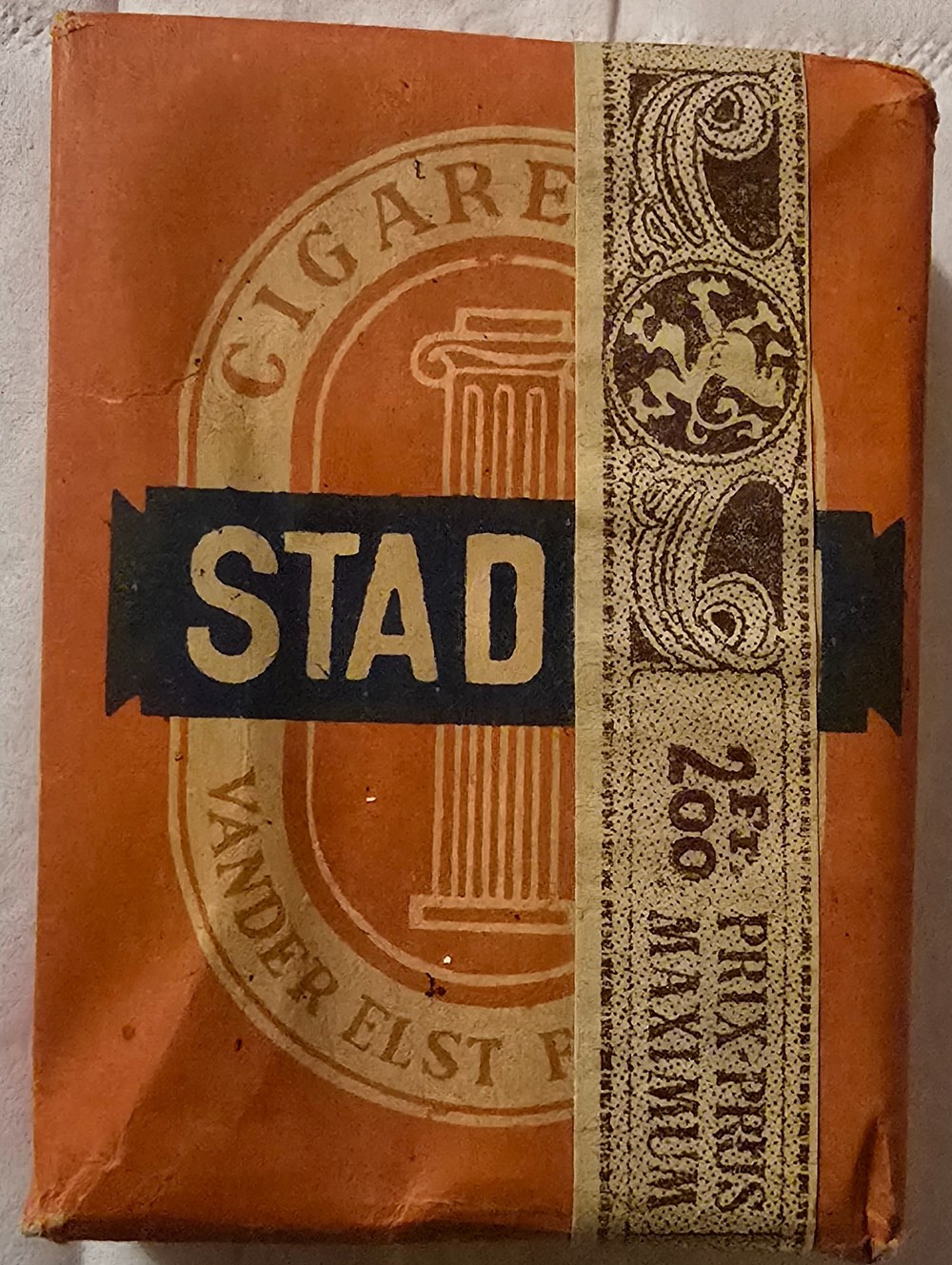 Paquet - 12 cigarettes Stadion - 2.00 Fr - Sie 463A art de la table argenterie bistrot alimentation tabac paquet 12 cigarettes stadion 2 00 fr sie 463a