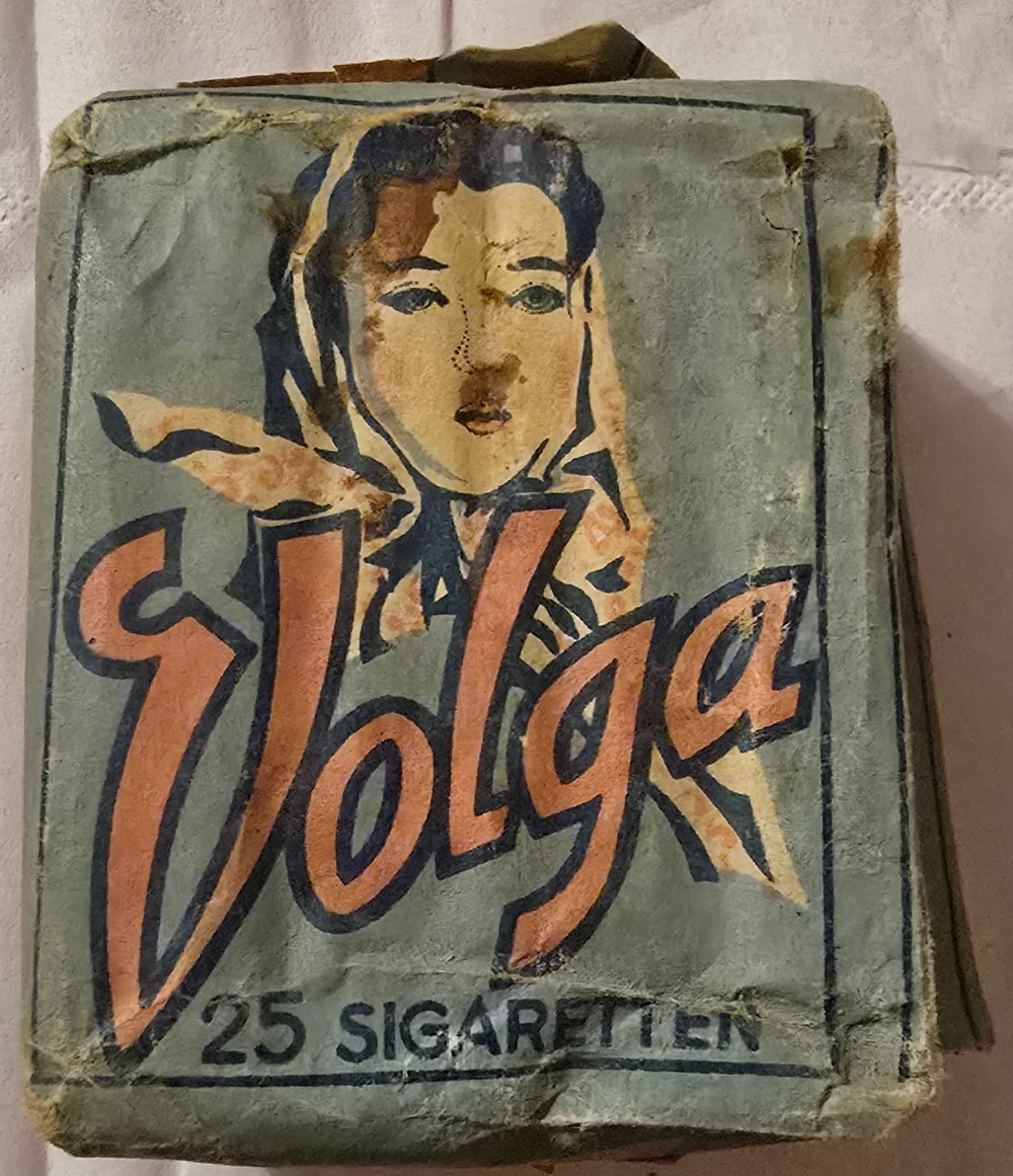 Paquet - 25 cigarettes Volga - semi-légère - 5.80 Fr - Sie 495A art de la table argenterie bistrot alimentation tabac paquet 25 cigarettes volga semi legere 5 80 fr sie 495a