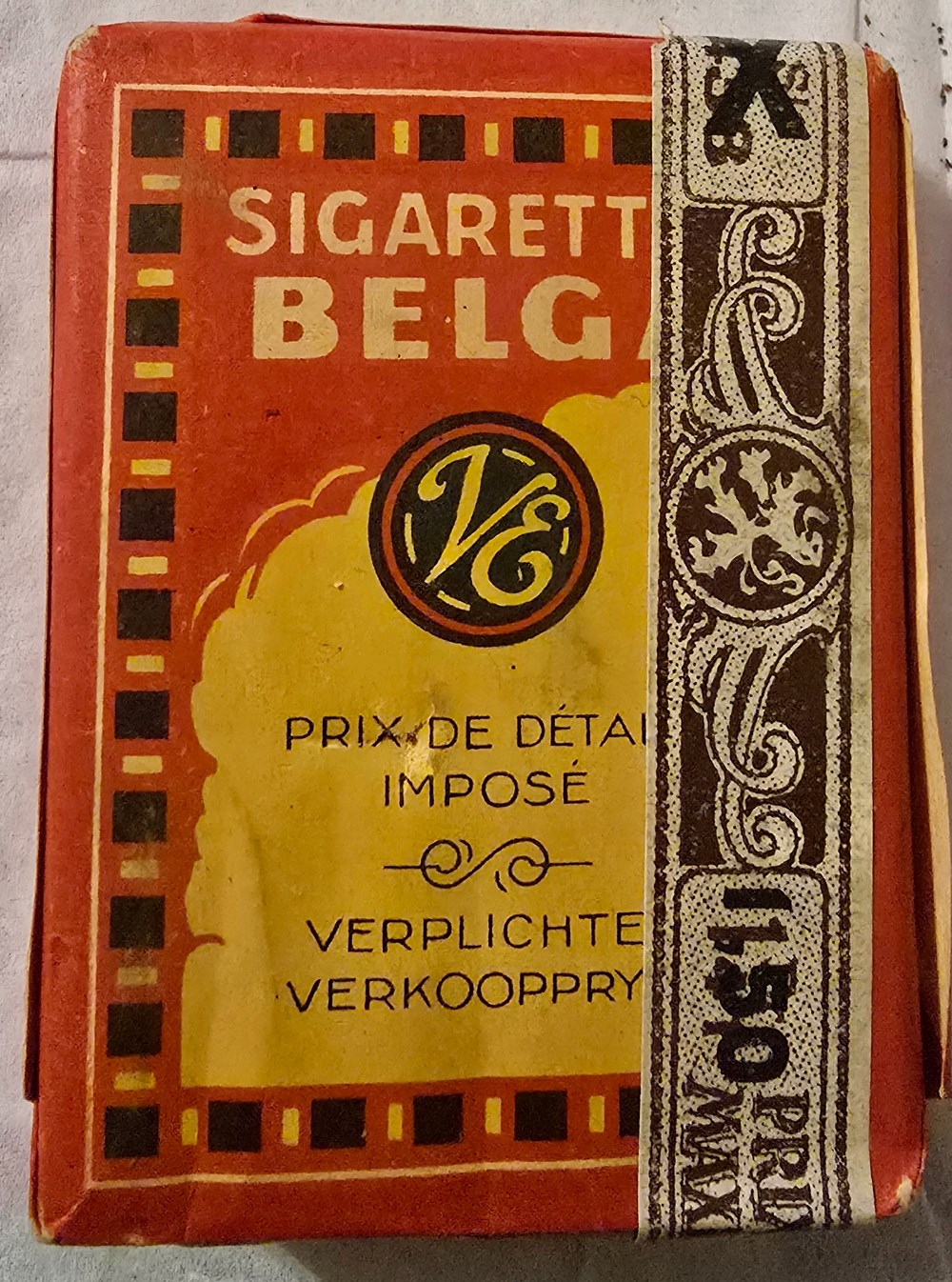 Paquet - 12 cigarettes légères Belga - surimpression 1.50 fr sur 1.41fr - Sie 433A - Sie 438 barré art de la table argenterie bistrot alimentation tabac paquet 12 cigarettes legeres belga surimpression 1 50 fr sur 1 41fr sie 433a sie 438 barre