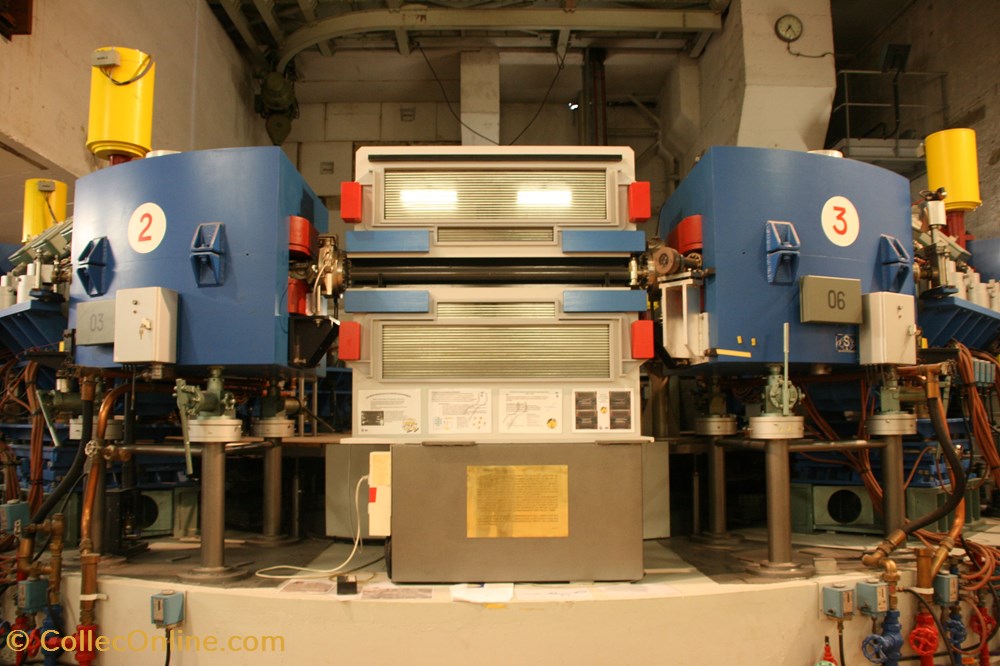 science physique nucleaire et accelerateur anneau de collision orsay