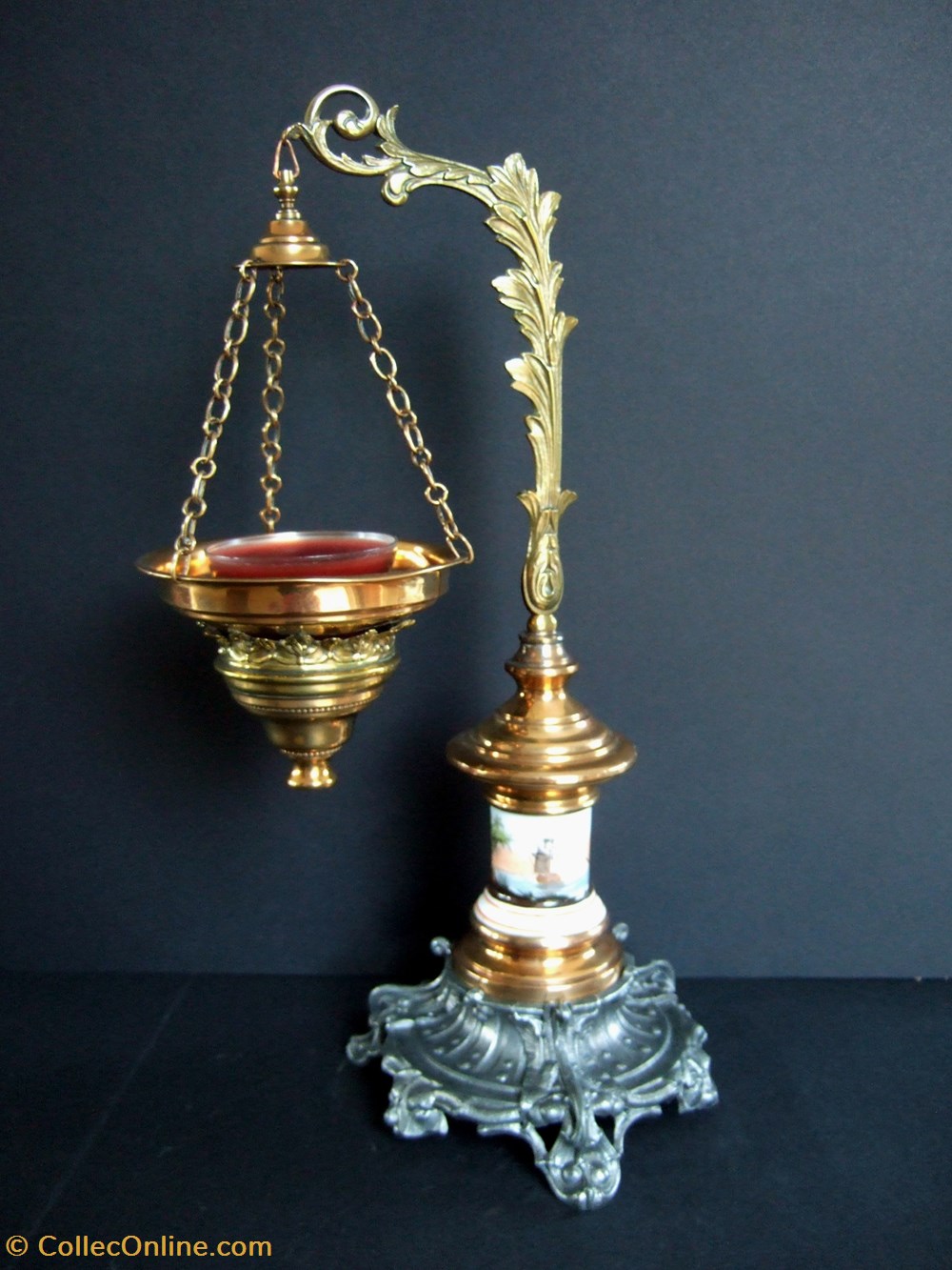 Veilleuse à huile, à socle en régule et porcelaine de Paris art antiquites eclairage ancien veilleuse a huile a socle en regule et porcelaine de paris