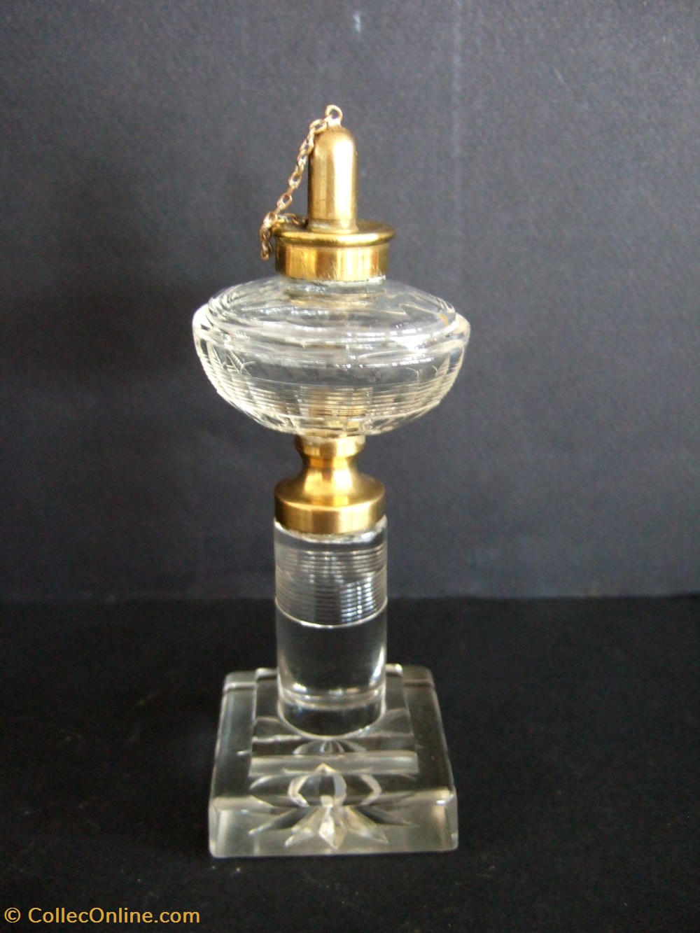 art antiquites eclairage ancien petite lampe a cacheter en cristal sur socle en cristal