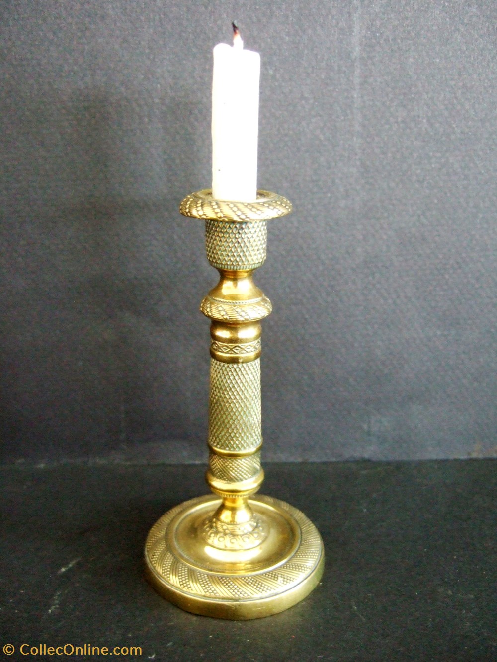 art antiquites eclairage ancien petit bougeoir de maison de poupee en bronze