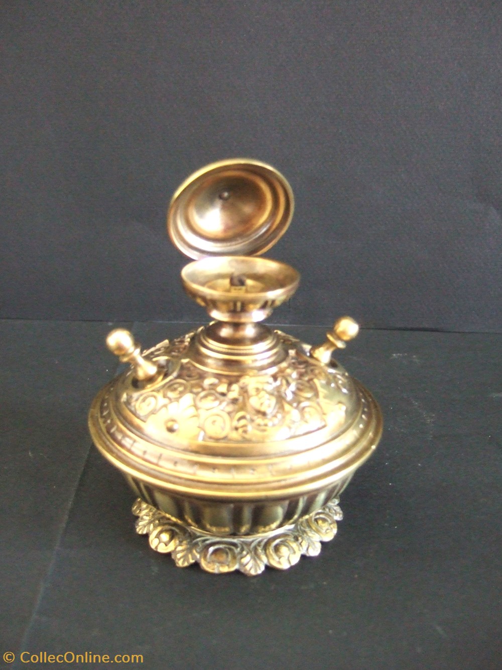 Lampe à essence de salon avec deux allumoirs art antiquites eclairage ancien lampe a essence de salon avec deux allumoirs