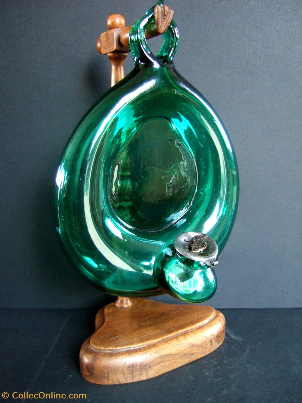 Lampe à huile en verre de type Cassiodore art antiquites eclairage ancien lampe a huile en verre de type cassiodore
