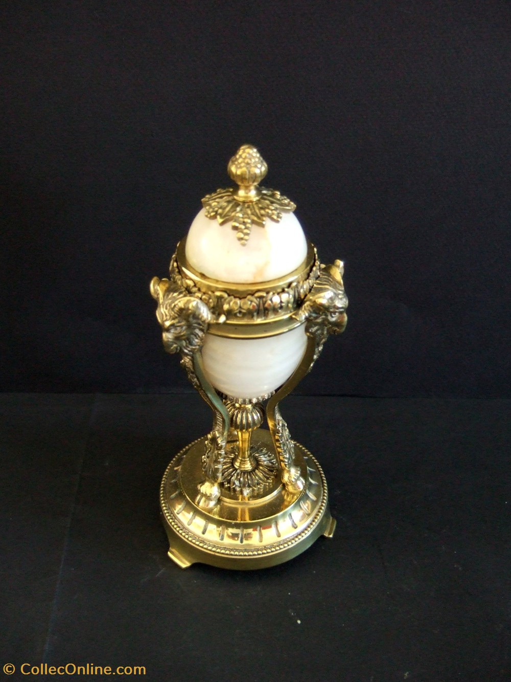Chandelier cassolette à trois pieds de bronze et corps de marbre. art antiquites eclairage ancien chandelier cassolette a trois pieds de bronze et corps de marbre