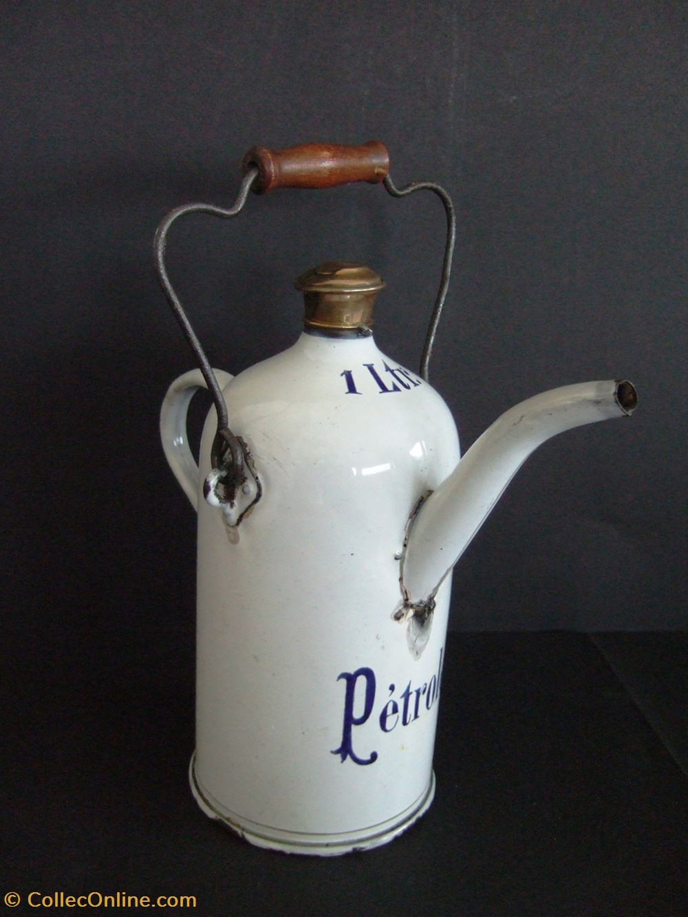 Bidon à pétrole en tôle émaillée art antiquites eclairage ancien bidon a petrole en tole emaillee