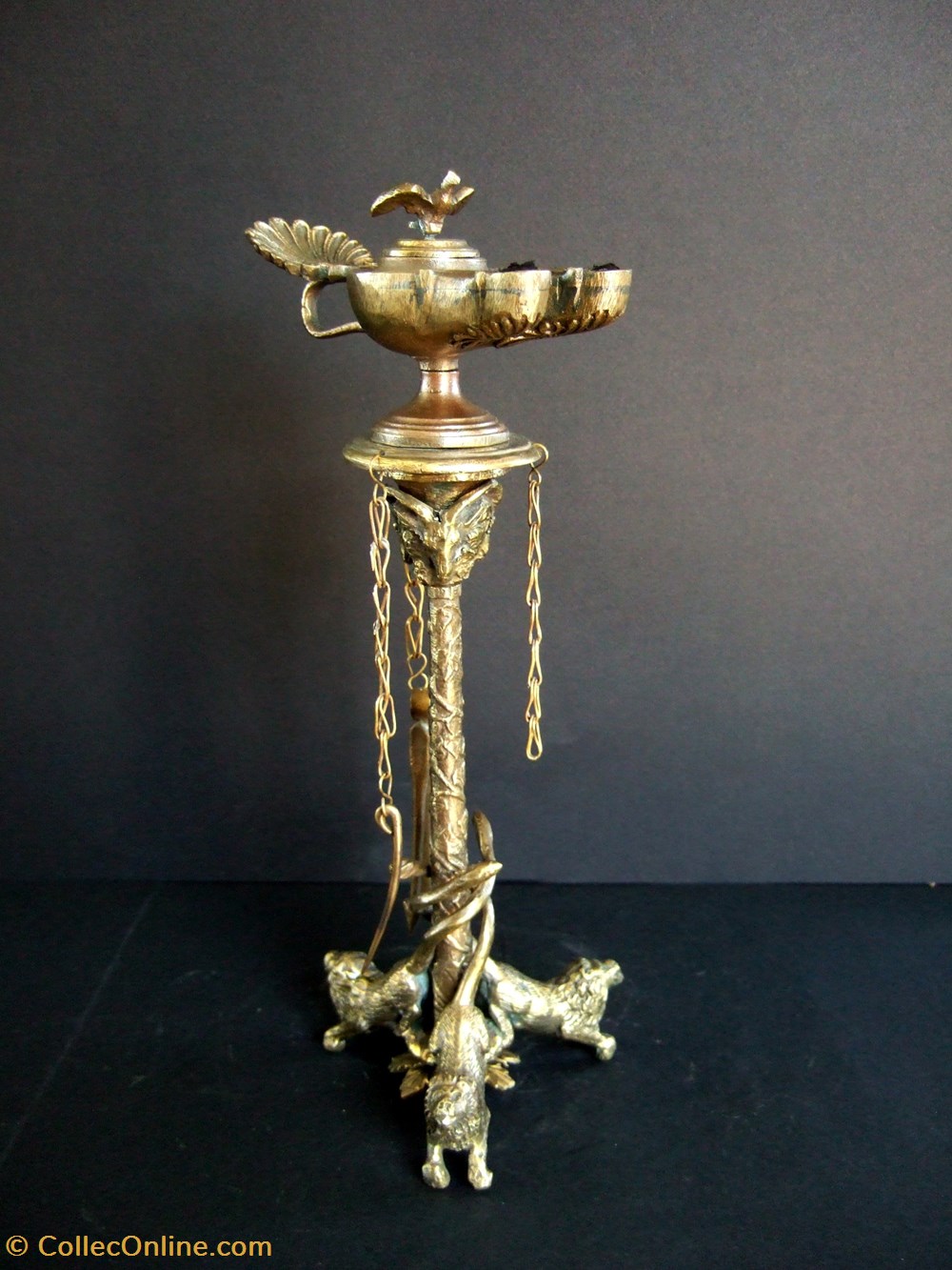 Lampe à huile en bronze à deux feux, de type crasset art antiquites eclairage ancien lampe a huile en bronze a deux feux de type crasset