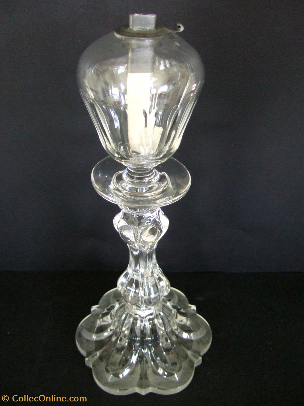 Lampe à huile en cristal dite provençale art antiquites eclairage ancien lampe a huile en cristal dite provencale