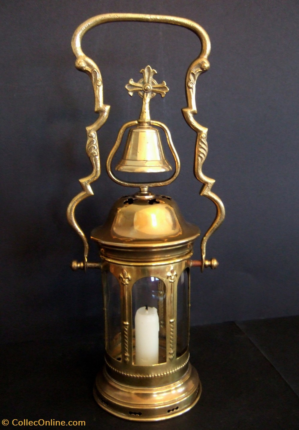 art antiquites eclairage ancien lanterne du viatique cylindrique en laiton a bougie