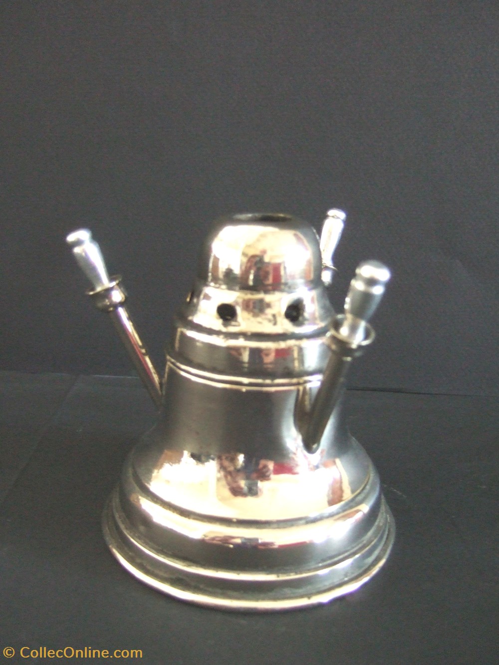 Lampe à essence avec trois allumoirs en laiton nickelé art antiquites eclairage ancien lampe a essence avec trois allumoirs en laiton nickele