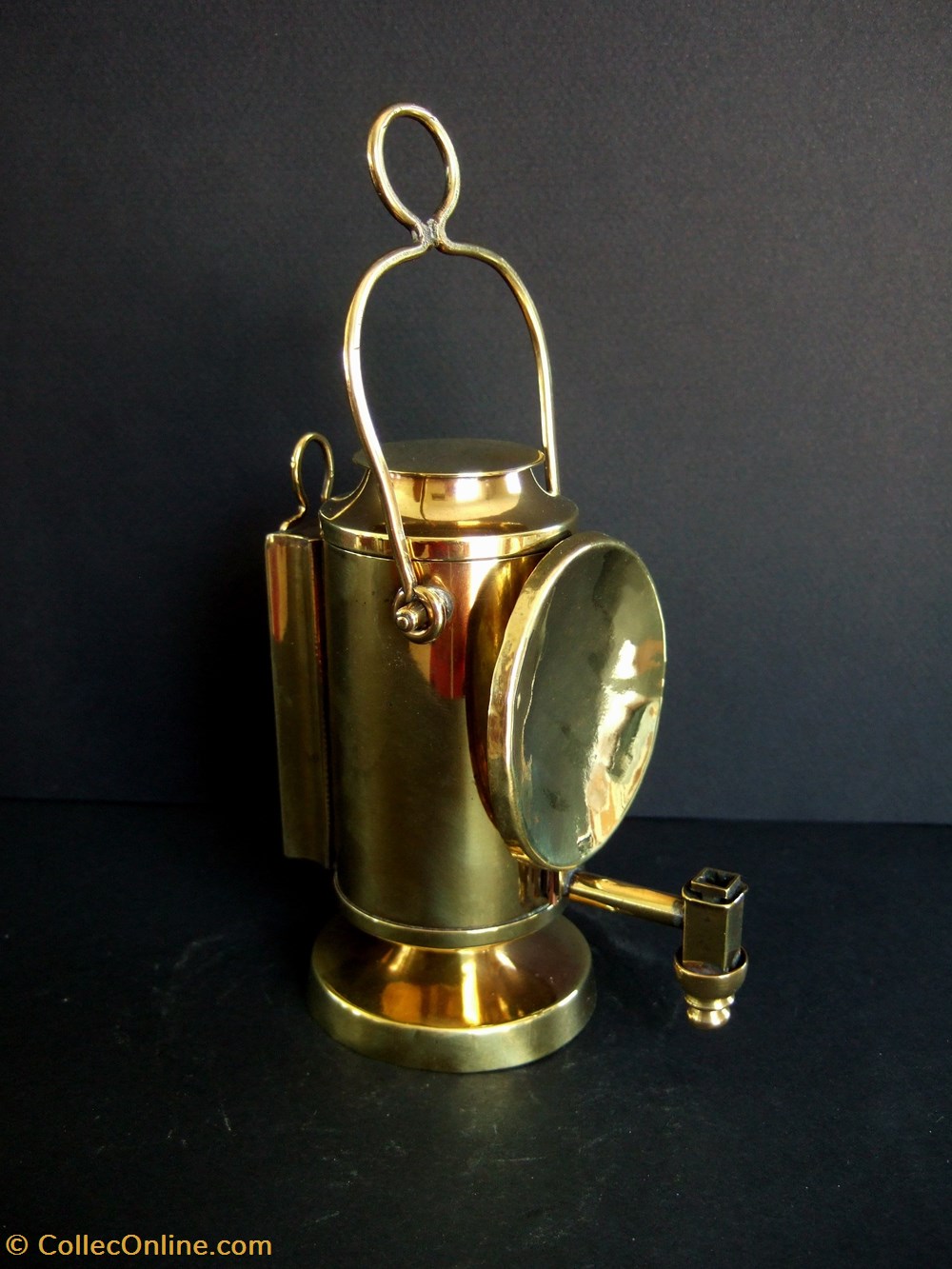 Petite lampe à huile à niveau constant de Locatelli art antiquites eclairage ancien petite lampe a huile a niveau constant de locatelli
