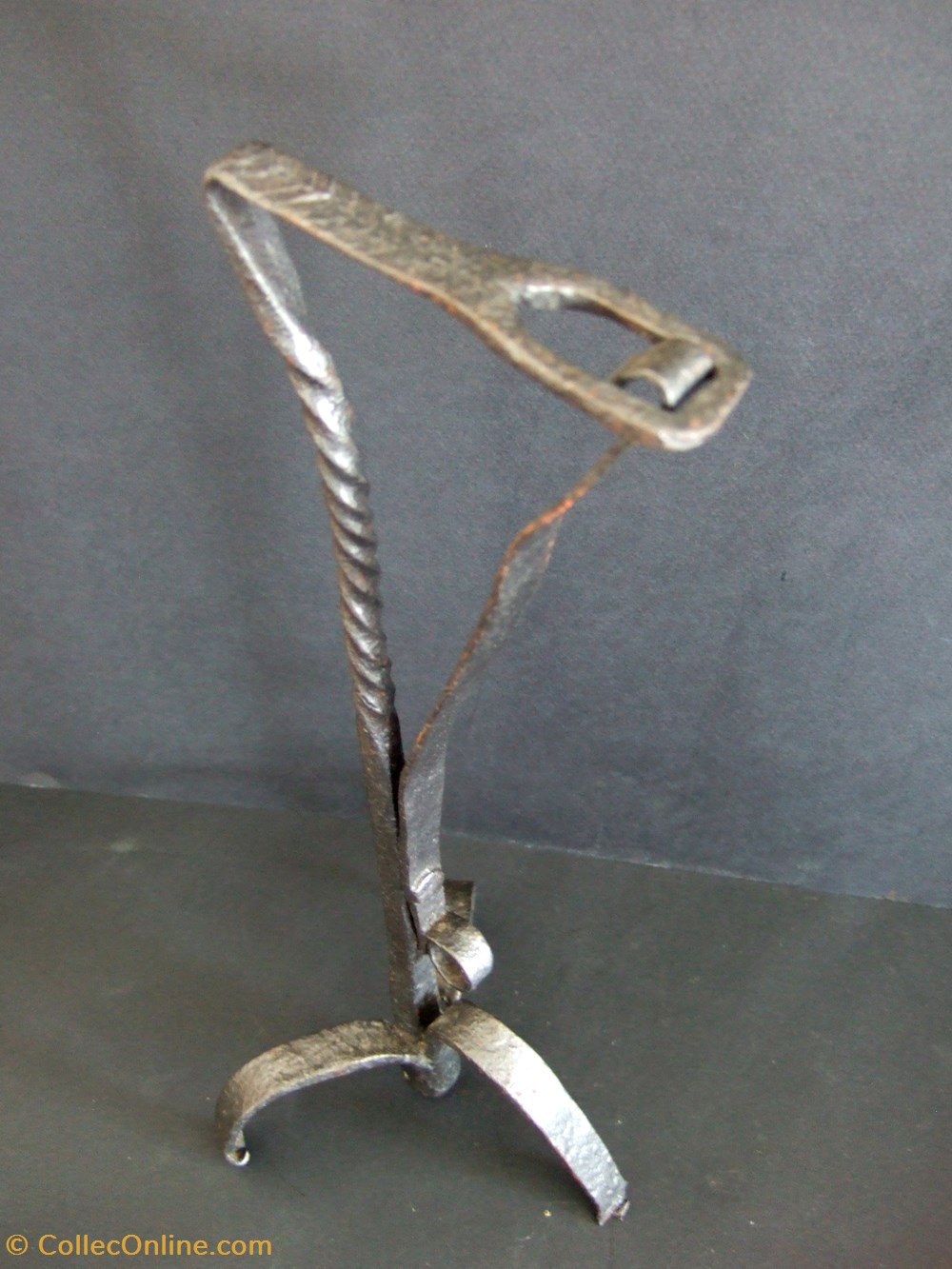 Pince à éclat en fer forgé art antiquites eclairage ancien pince a eclat en fer forge