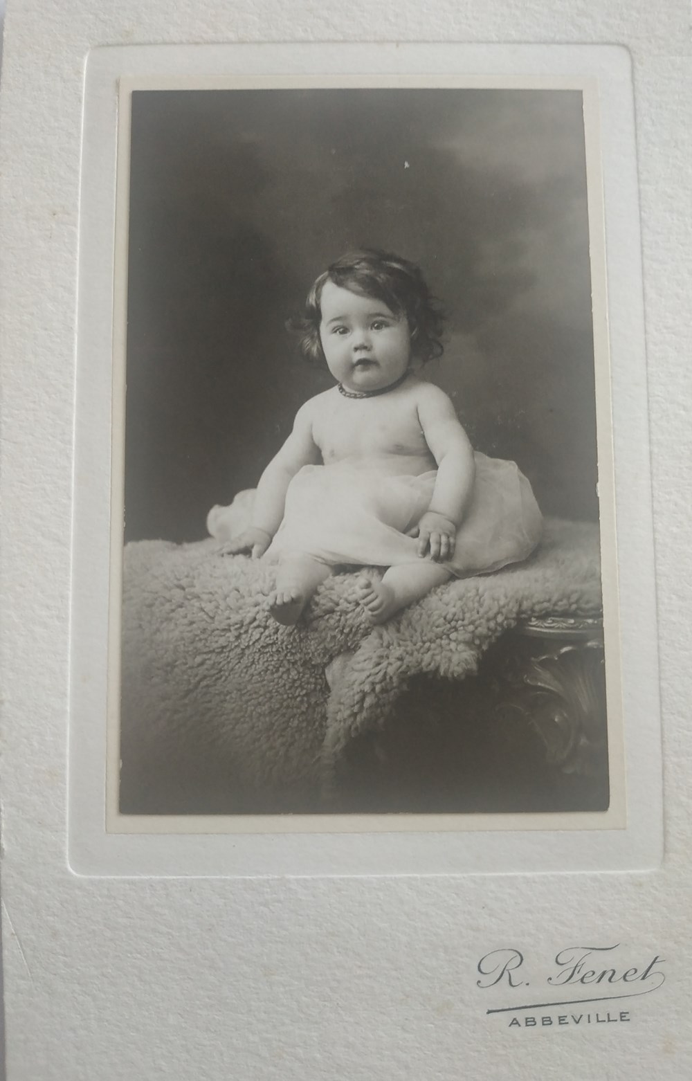 Bambin avec collier photographies portrait bambin avec collier