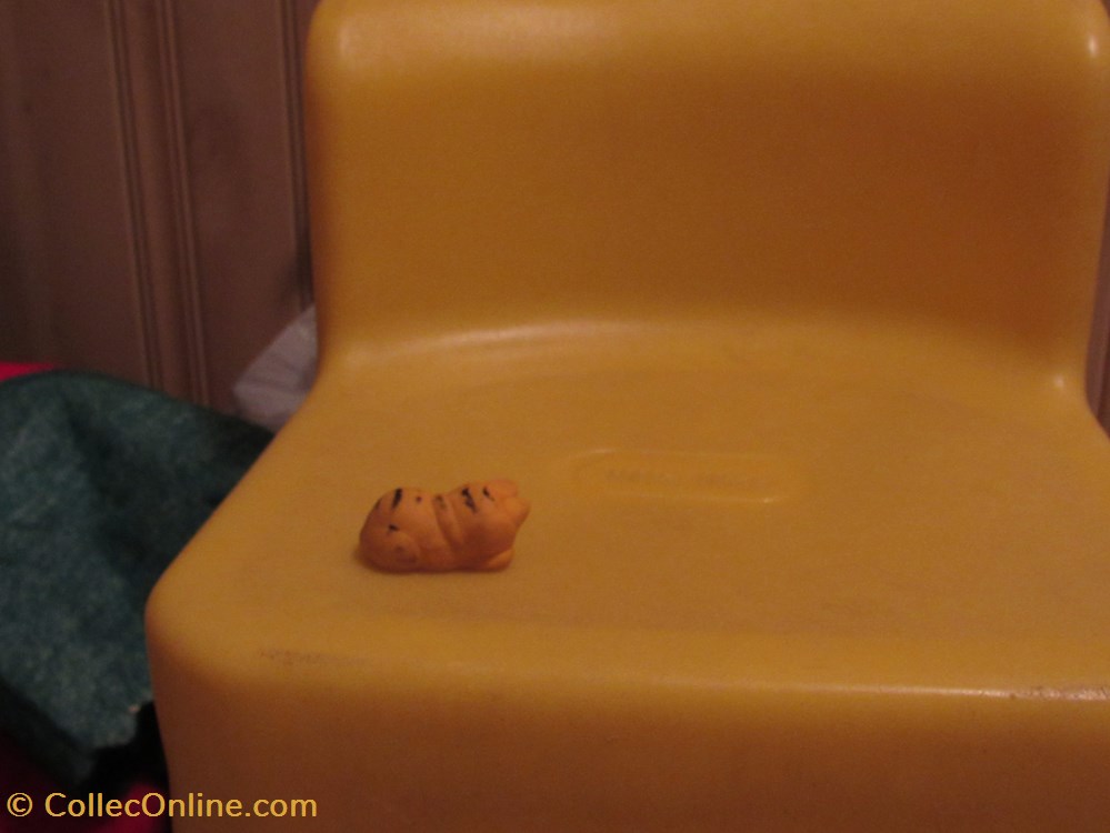 figurines garfield sleeping eraser