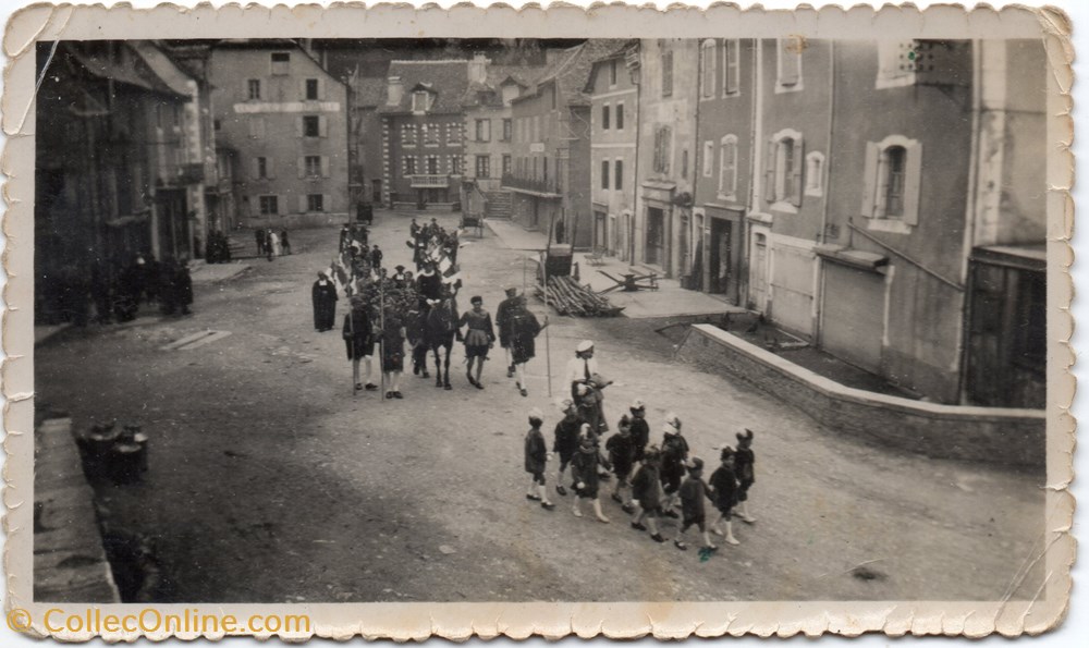 Défilé pour la fête de Jeanne d'Arc photographies defile pour la fete de jeanne arc