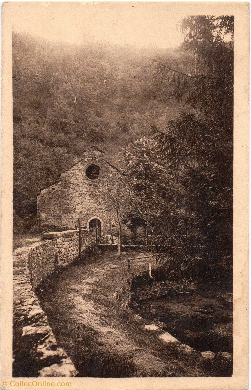C12 - La Source de St-Frézal et... cartes postales europe france c12 la source de st frezal et
