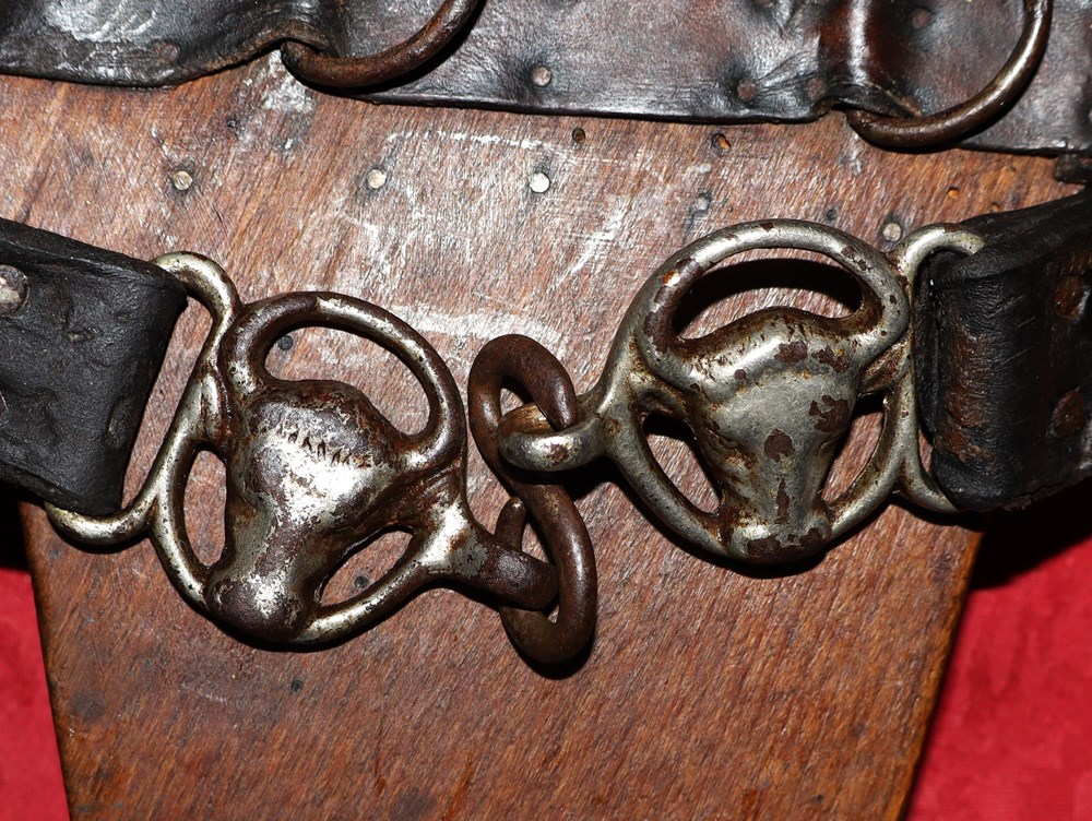 Etui ou gaine à couteaux art antiquites populaire etui ou gaine a couteaux