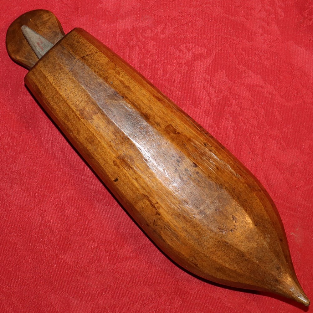 art antiquites populaire coudio ou coffin pour pierre a aiguiser