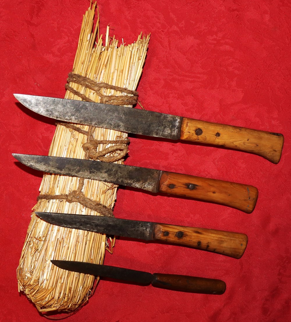 Etui à couteaux en paille, Lozère art antiquites populaire etui a couteaux en paille lozere