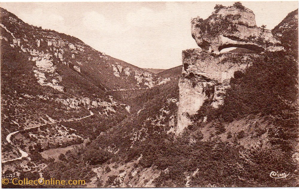 cartes postales europe france c07 le sabot et route de ste enimie
