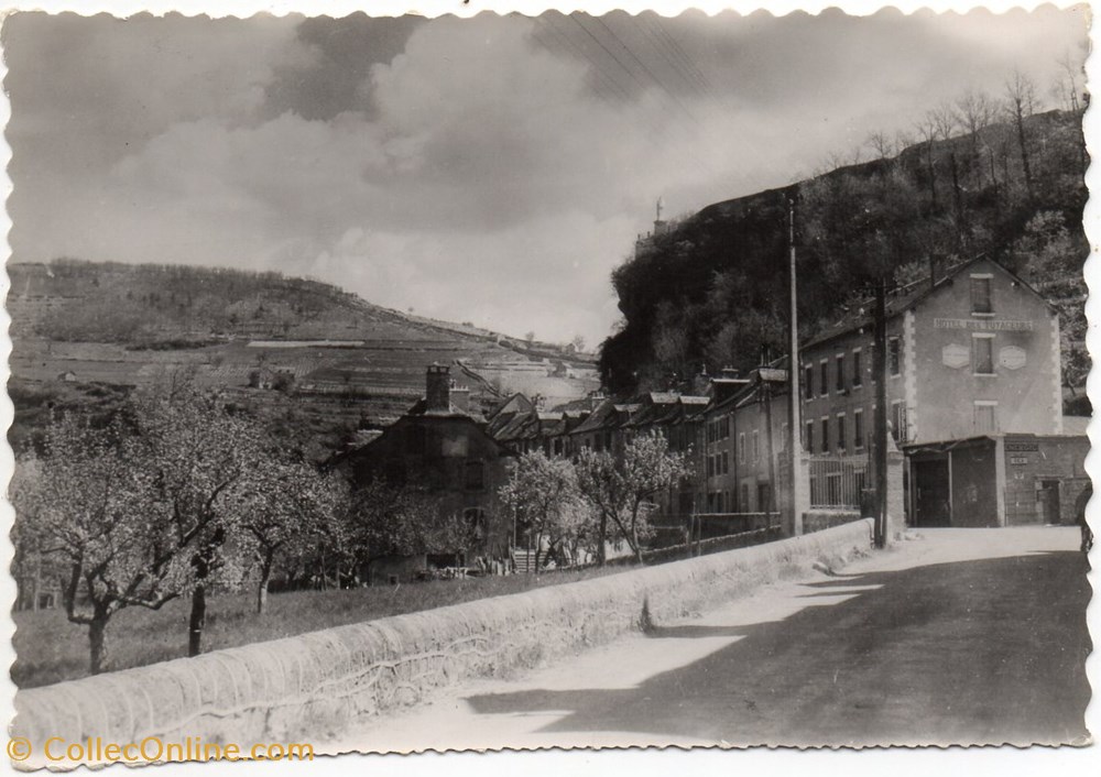 C07 - 9 - Entrée du Bourg cartes postales europe france c07 9 entree du bourg