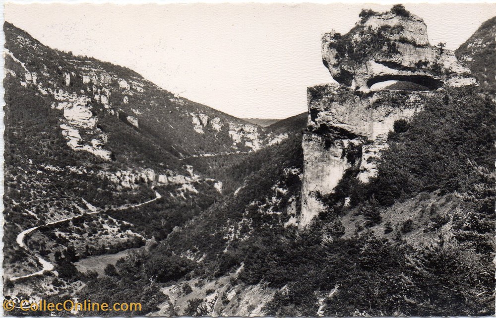 cartes postales europe france c36 03 le sabot et route