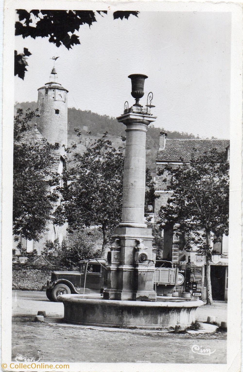 cartes postales europe france c36 10 la fontaine de la cour