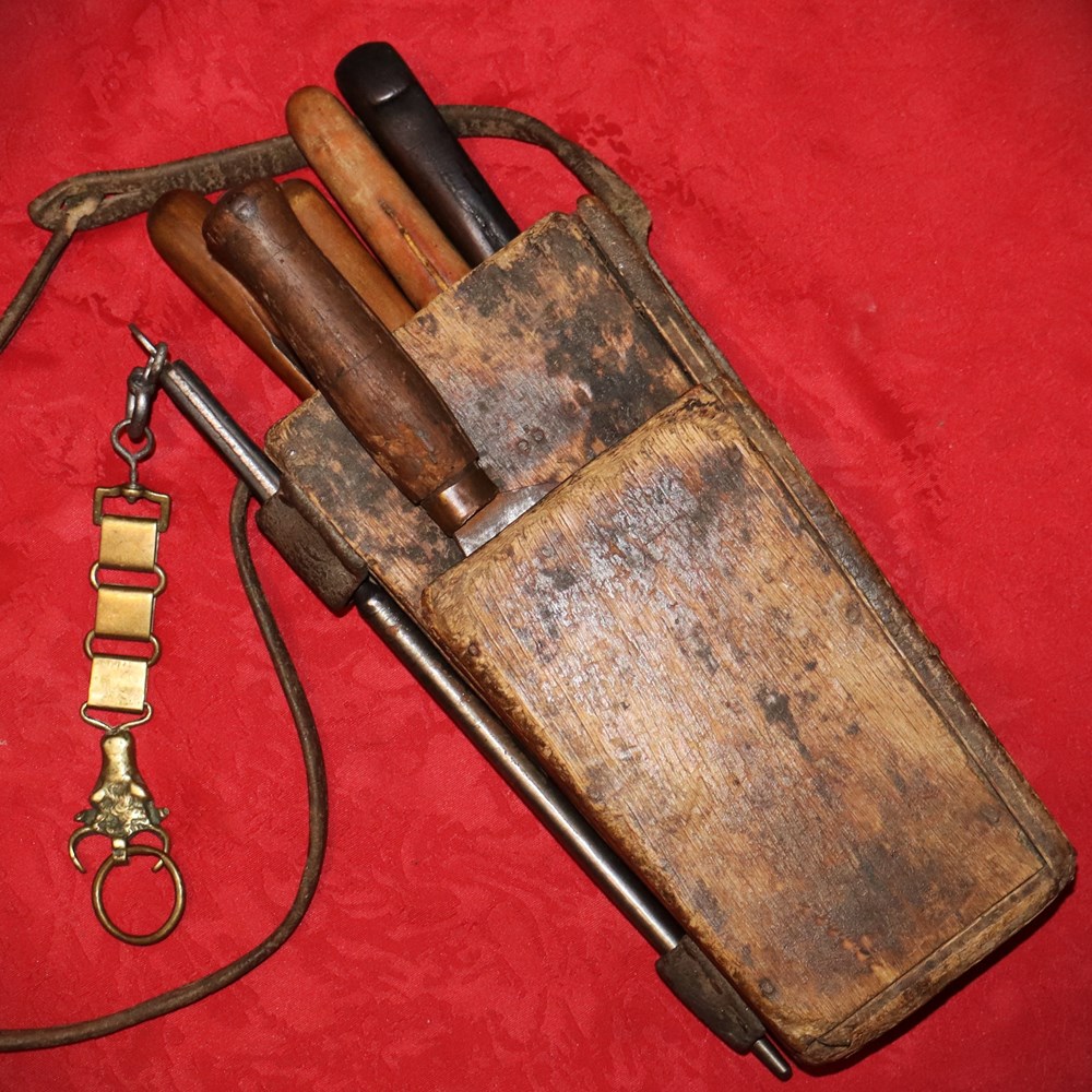 Etui ou gaine à couteaux divers outillages etui ou gaine a couteaux