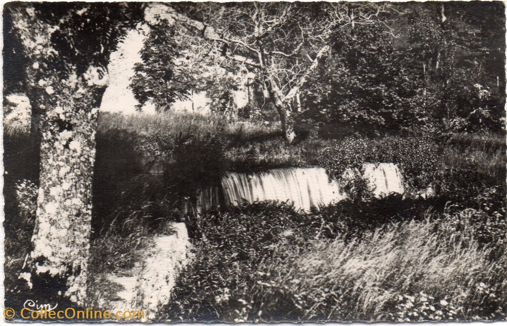 C36 - 52 - Source de St-Frézal cartes postales europe france c36 52 source de st frezal