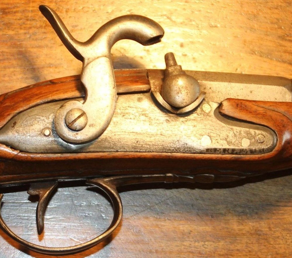 militaria autres petit pistolet dit de carrosse
