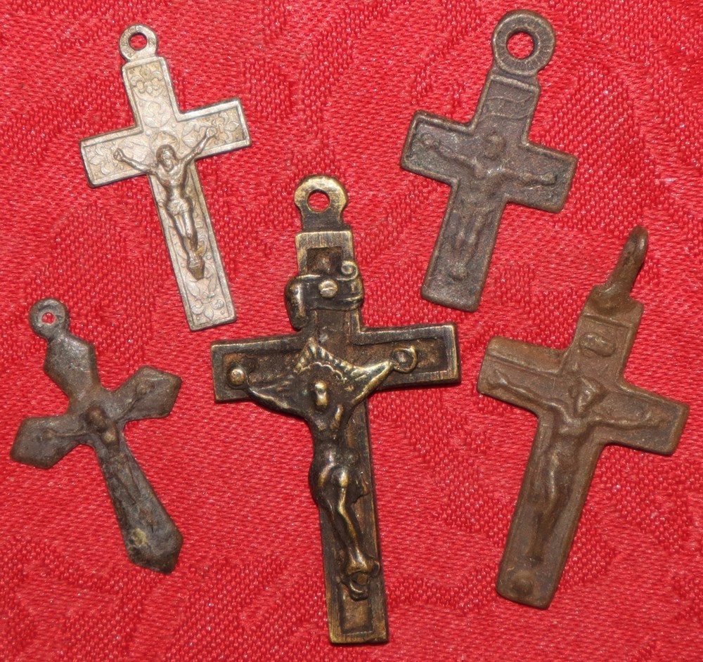 patrimoine religieux objets de cultes divers crucifix