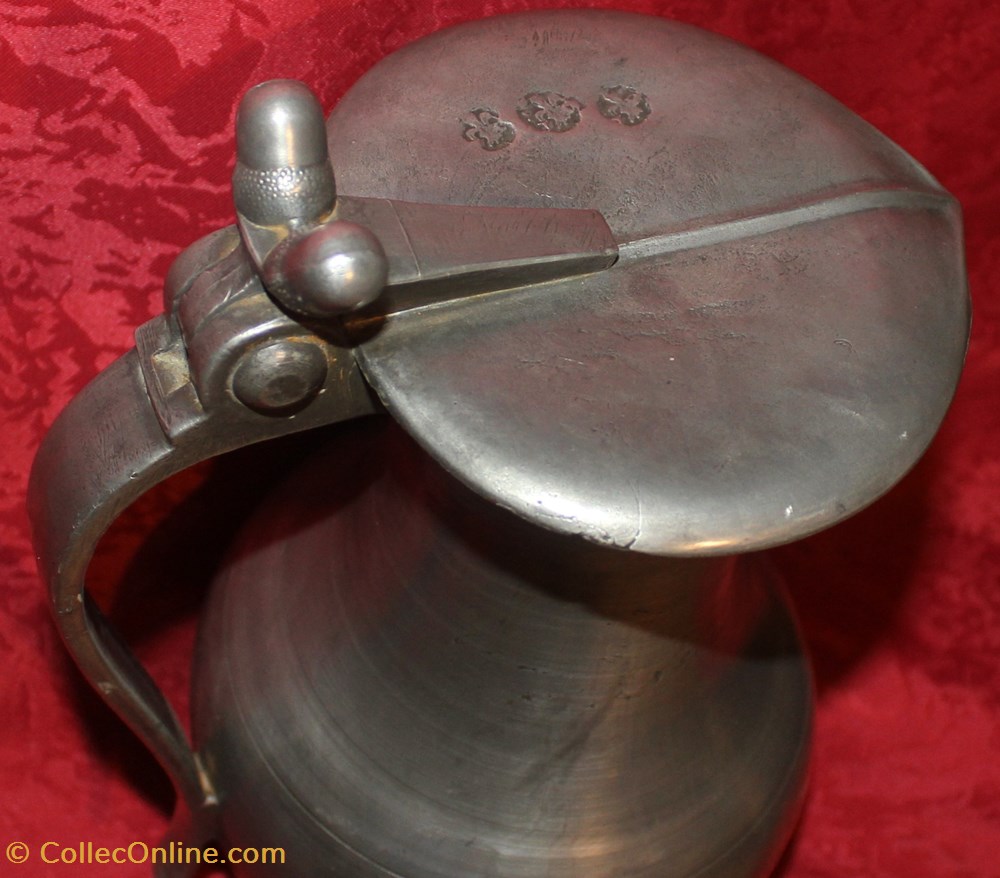 art antiquites etains pichet en etain